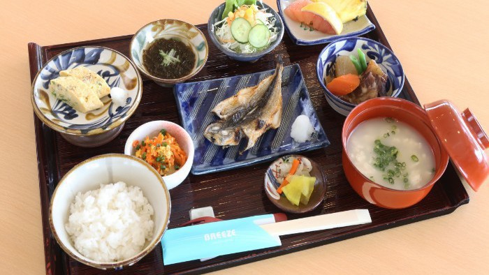 【沖縄県民限定】〇朝食付〇元気チャージ！炭火で焼くお魚、新鮮野菜の朝食＜幼児添い寝無料＞