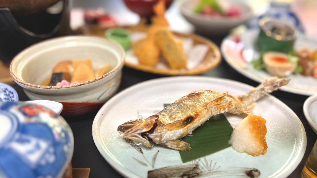【夏限定】ビールで乾杯♪鮎の姿焼き付き　大人の温泉旅　お料理7品★夕食はお部屋または個室で