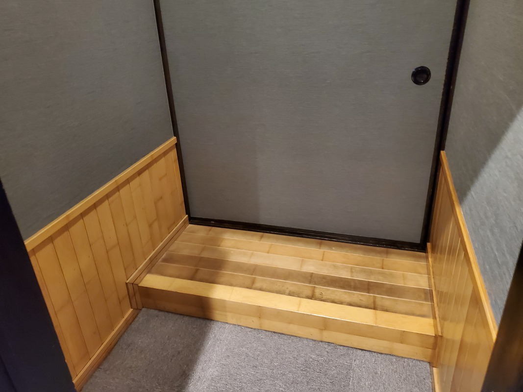 ツインルーム　10畳　玄関入口