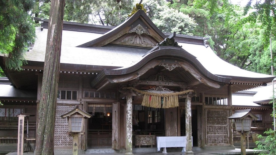 高千穂神社　当館より徒歩10分