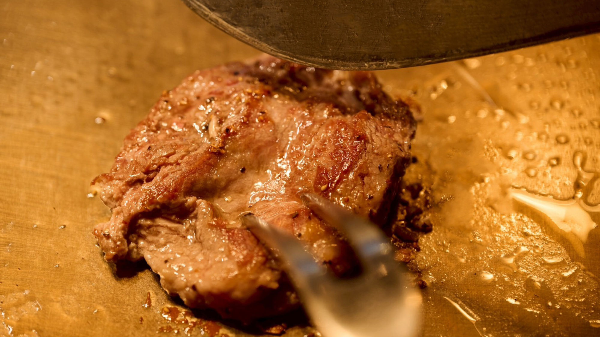 【琉球やんばるダイニング】ライブキッチンの大型ロースターや鉄板から、ブッフェ形式でご用意※イメージ