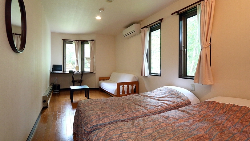 【ペット可】トリプルルーム(1F) バストイレ付