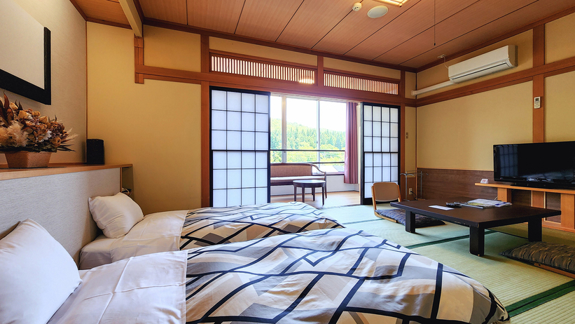 #和風ツイン　和室１０畳+広縁付です♪３名様からはお布団を用意いたします。 