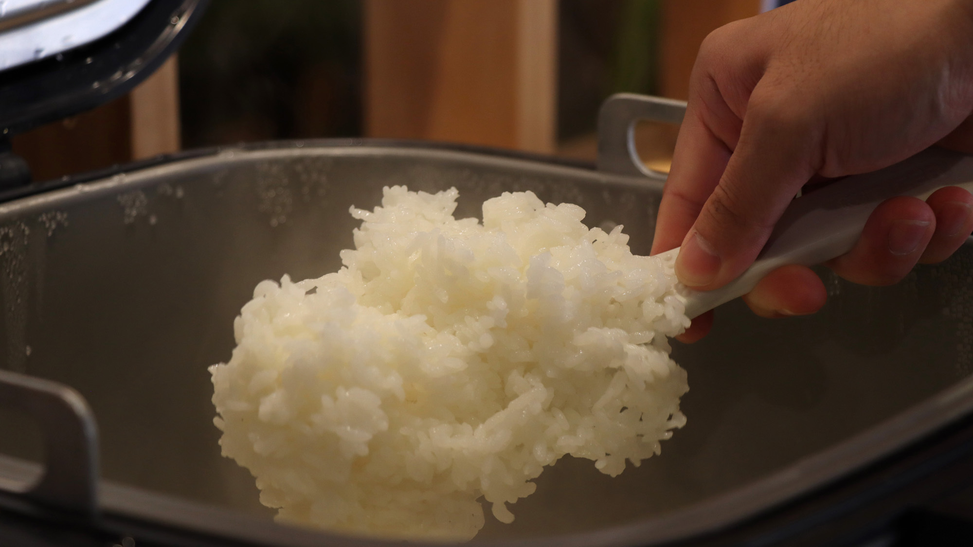 【直前割】約40品の豊富な和食・洋食バイキング♪1泊朝食付プランがお一人様2，200円OFF！