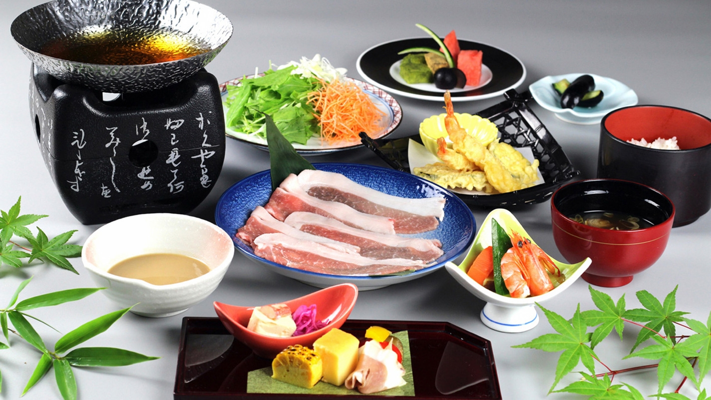 【 1日5組様★現地決済限定 】 月替わり御膳〜県産食材中心の和食膳♪コスパ重視さんにも◎　２食付