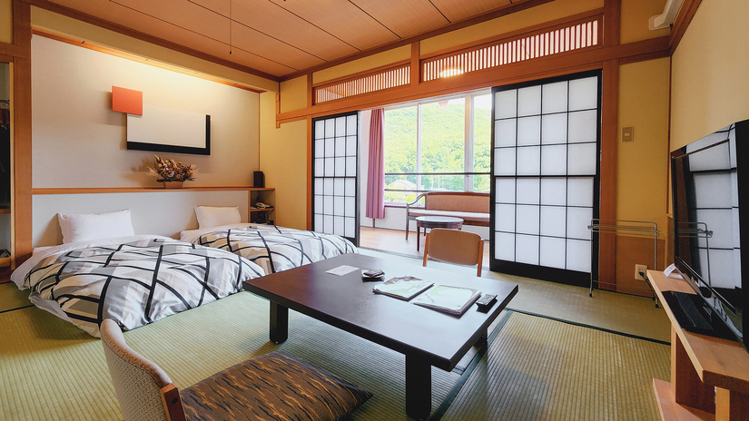 #和風ツイン　和室１０畳+広縁付です♪３名様からはお布団を用意いたします。 