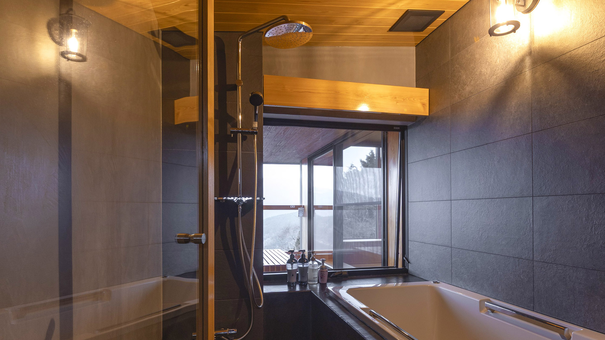 ・【はっちゃん/2階】セパレートタイプの客室風呂