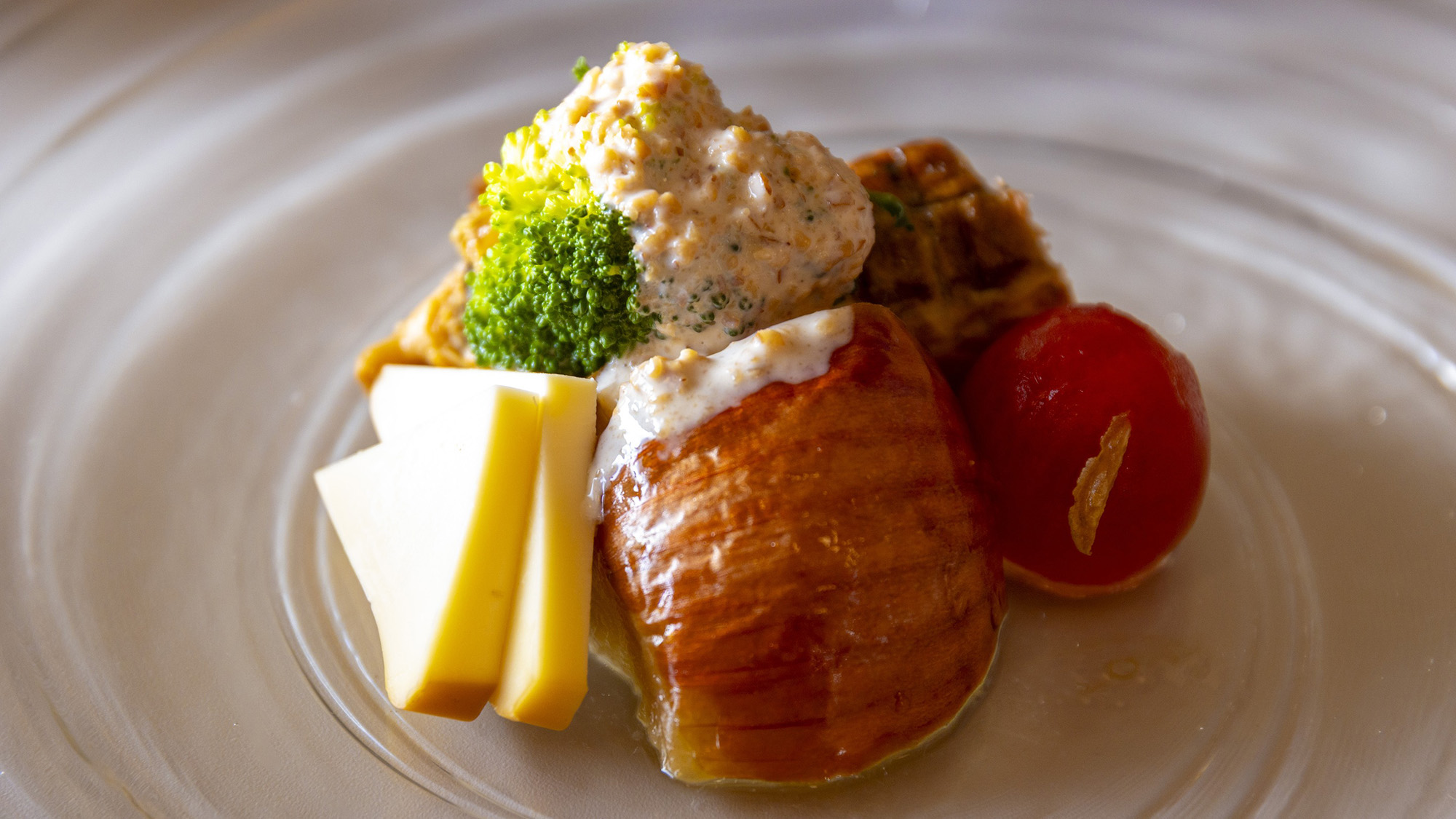 ・【食事一例】自家製燻製の盛り合わせ/お酒のお供にぴったり