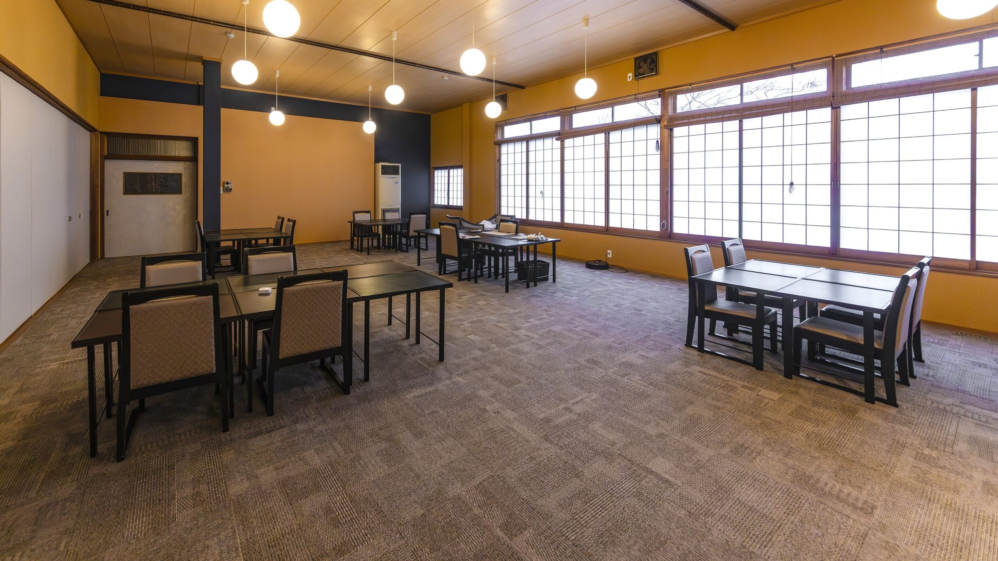 ・蕎麦カフェ/営業時間11:00-14:00（月・木・日）