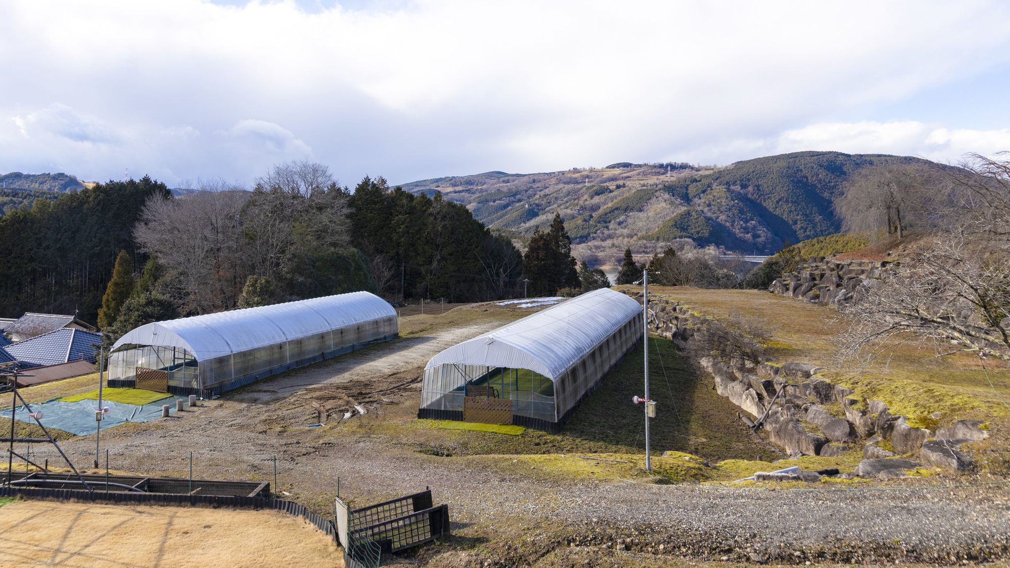 ・室内、屋内、ハウス型の3種類のドッグランをご用意