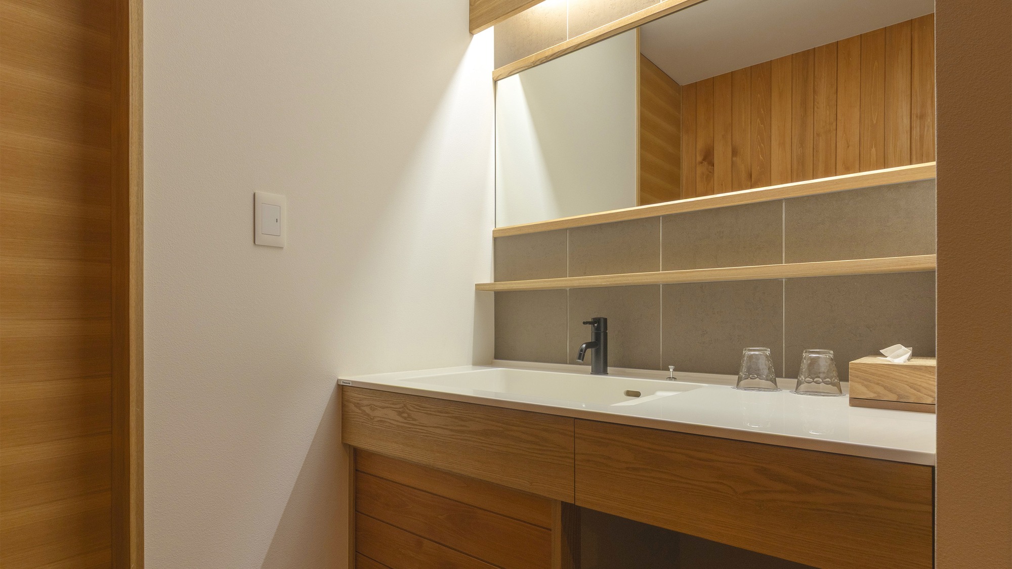 ・【もっちゃん/2階】椅子付きの洗面台