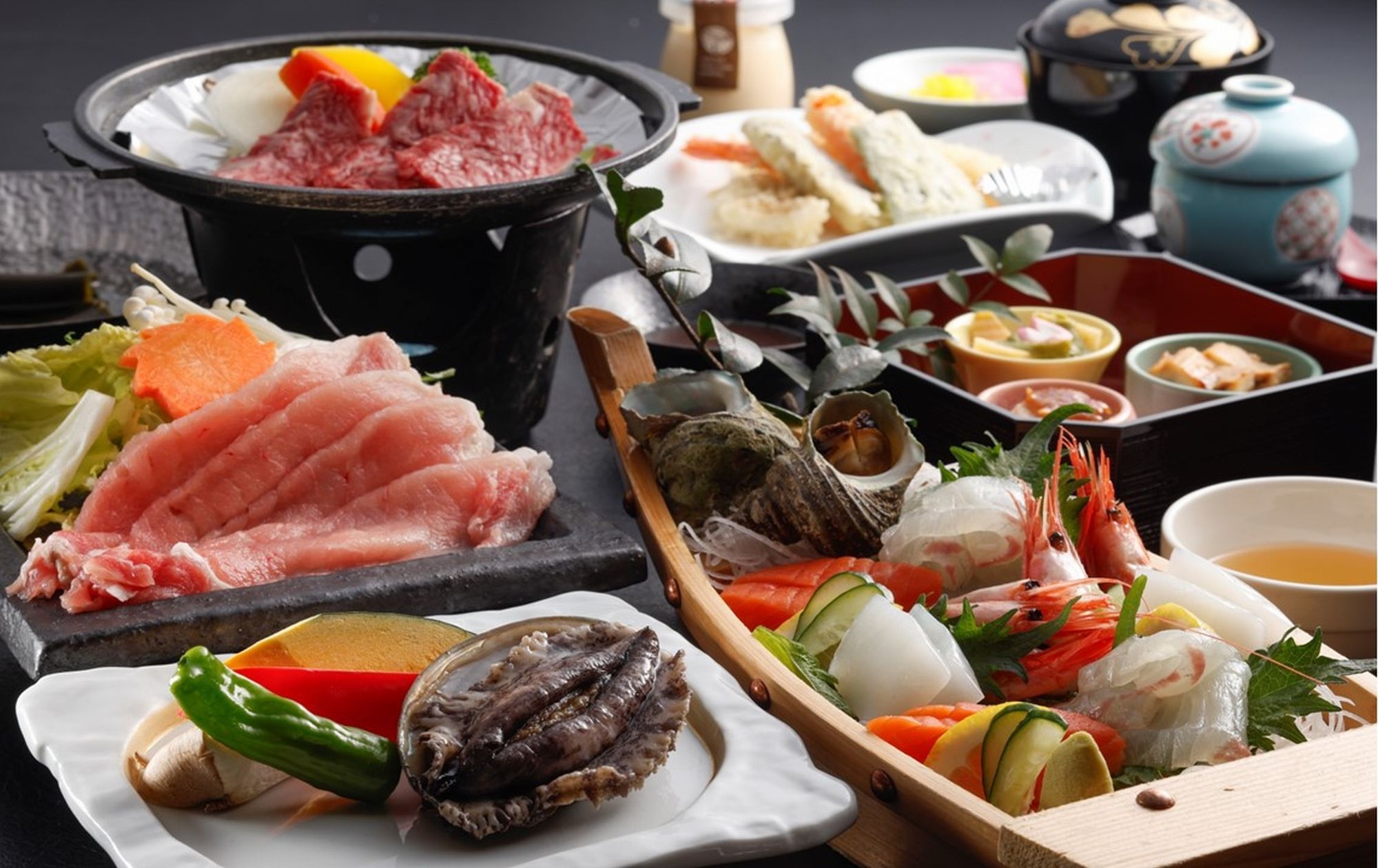 城崎温泉でオンリーわん♪わんこと同室★朝夕部屋食グルメ三昧★但馬牛x活あわびｘ船盛★4湯貸切x色浴衣