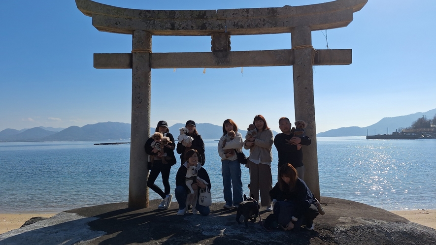 わんこと馬城八幡神社の鳥居を見よう