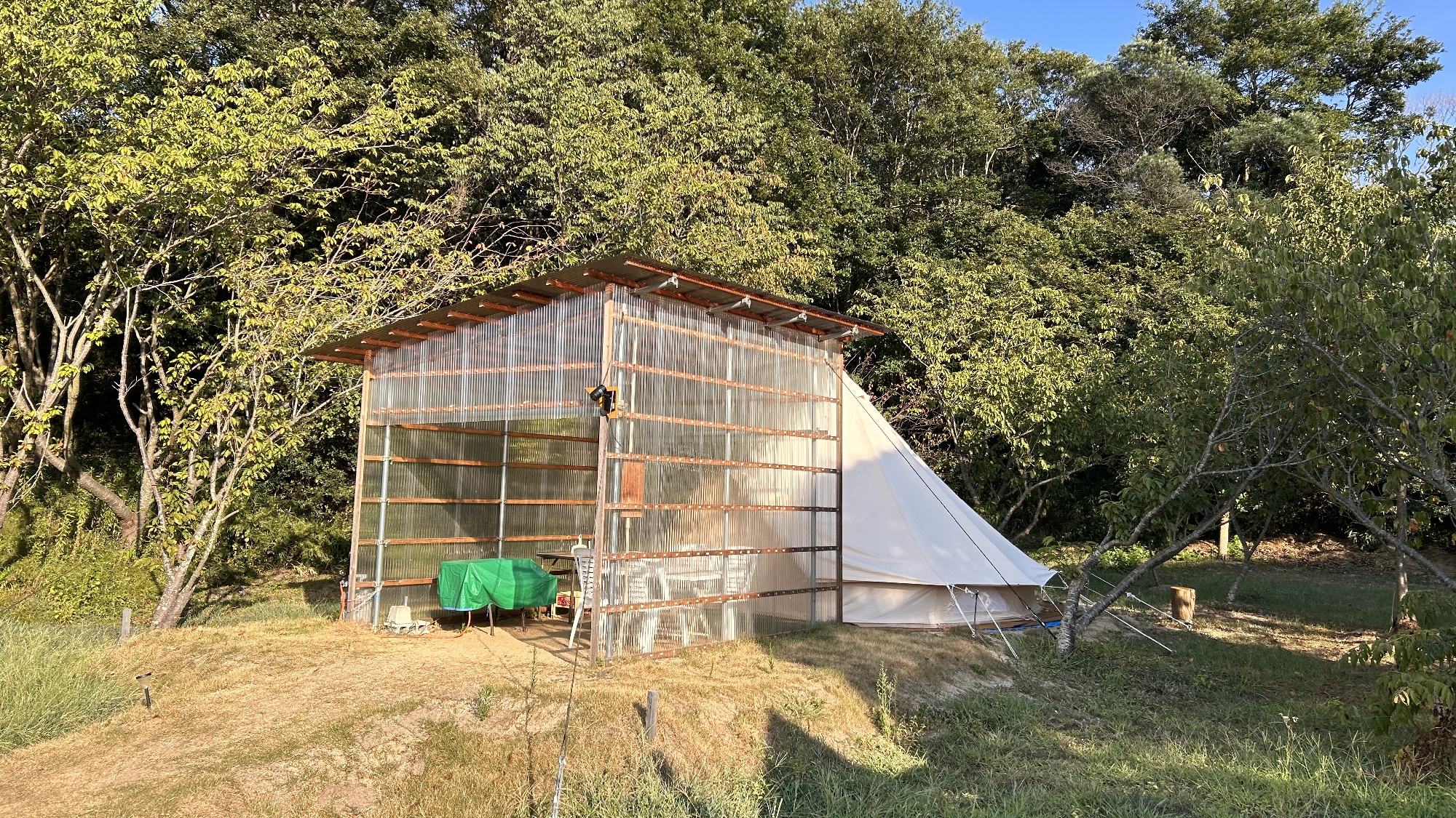 ◆ワンちゃんルーム(スイートテント) ※テントは2種類ございますが、お部屋はホテルにお任せとなります