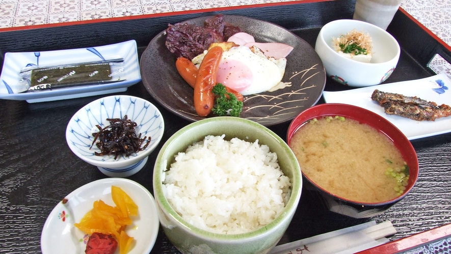【朝食一例】広間にて和食をご用意致します。