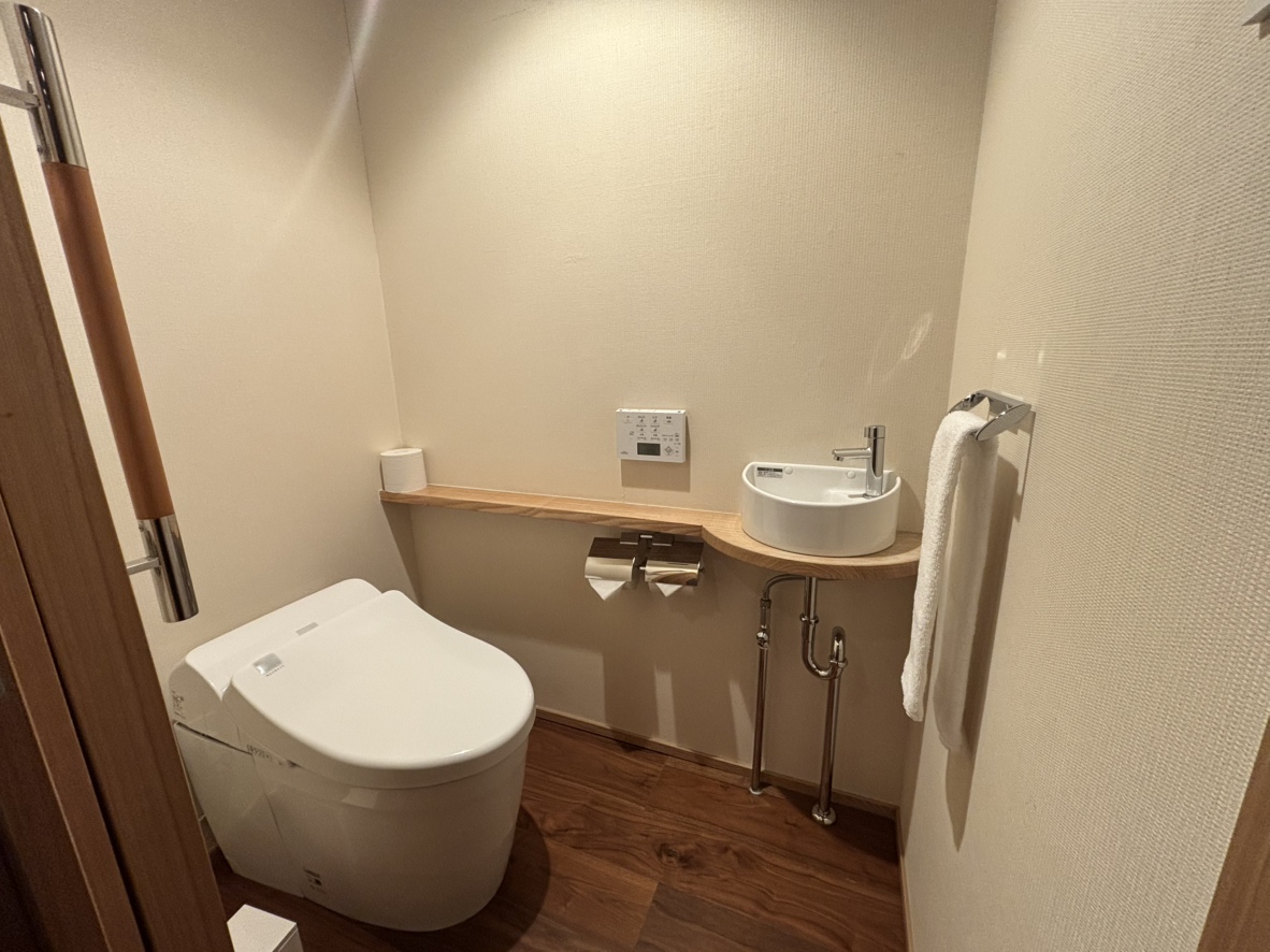 ダブルルームお手洗い