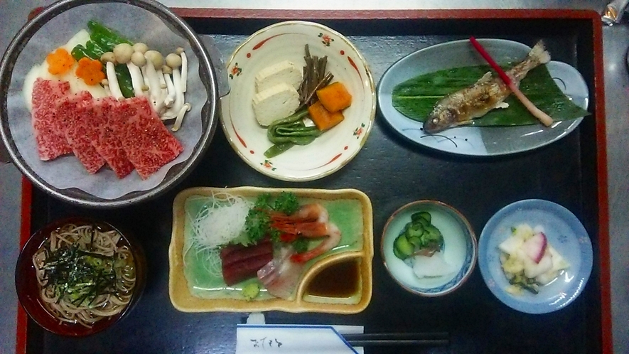 *【お食事】夕食一例。飛騨の美味しいお料理をご堪能ください。