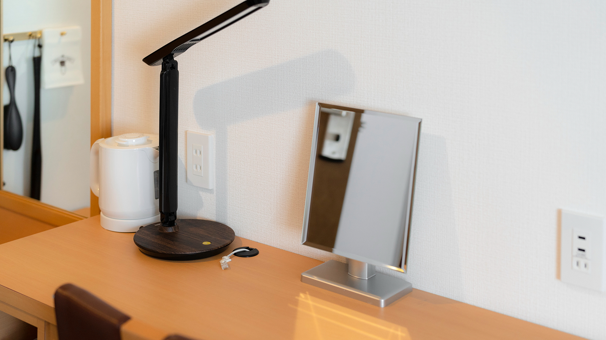 客室備品（デスク例）