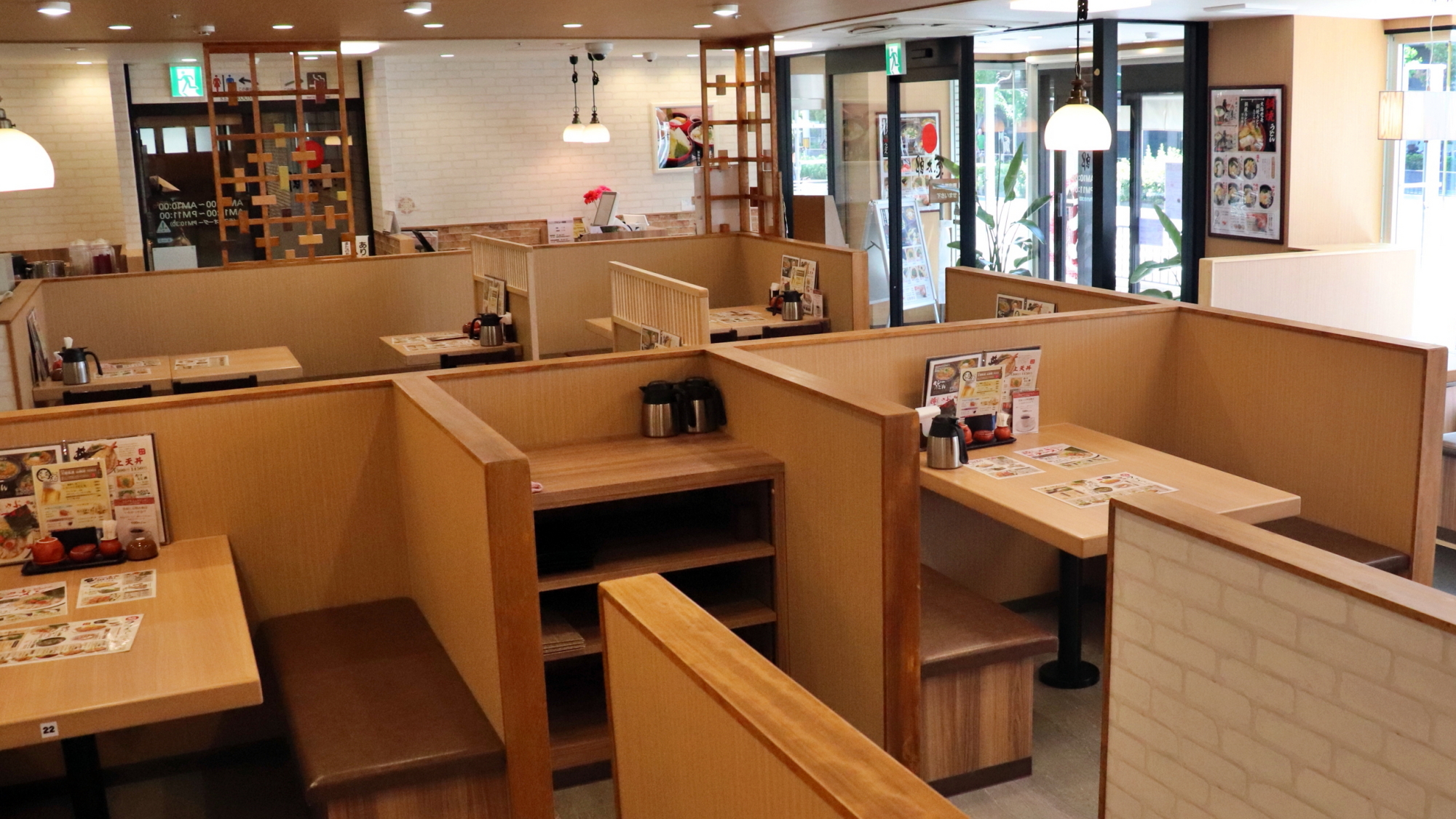 1階レストラン葱太郎（イス・テーブル席）