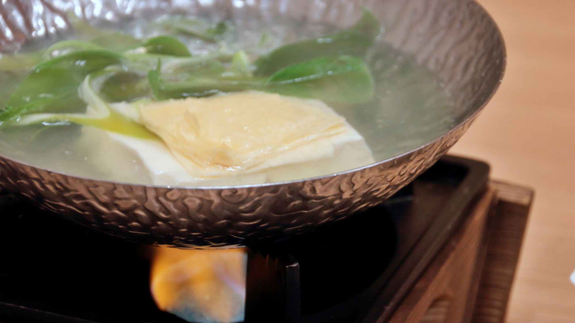 夕食／京雅膳（一例）／京都の夜を彩る湯葉・湯豆腐のほか、お造りや天ぷら、焼き魚などちょうど良い内容