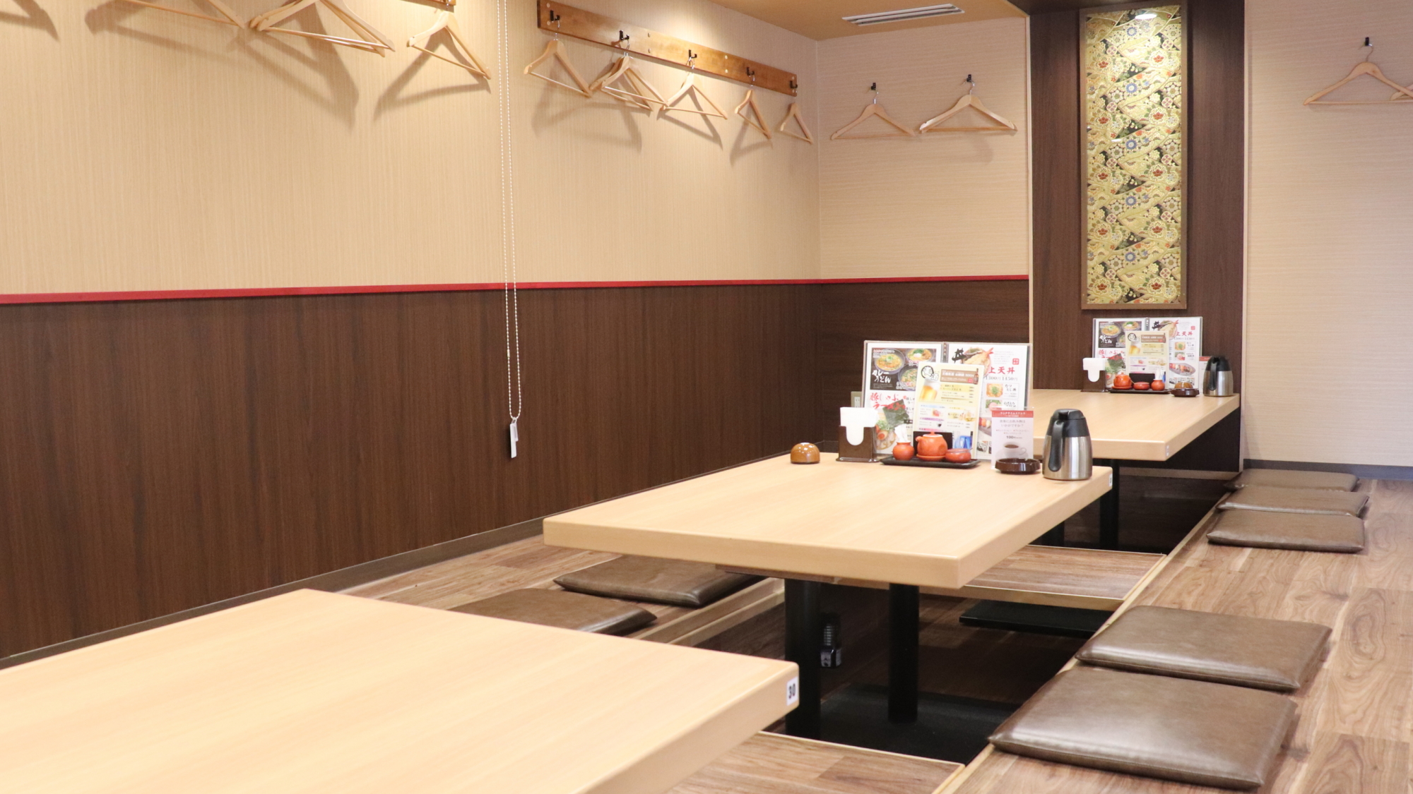 1階レストラン葱太郎（座敷席は掘りごたつ式になっております）