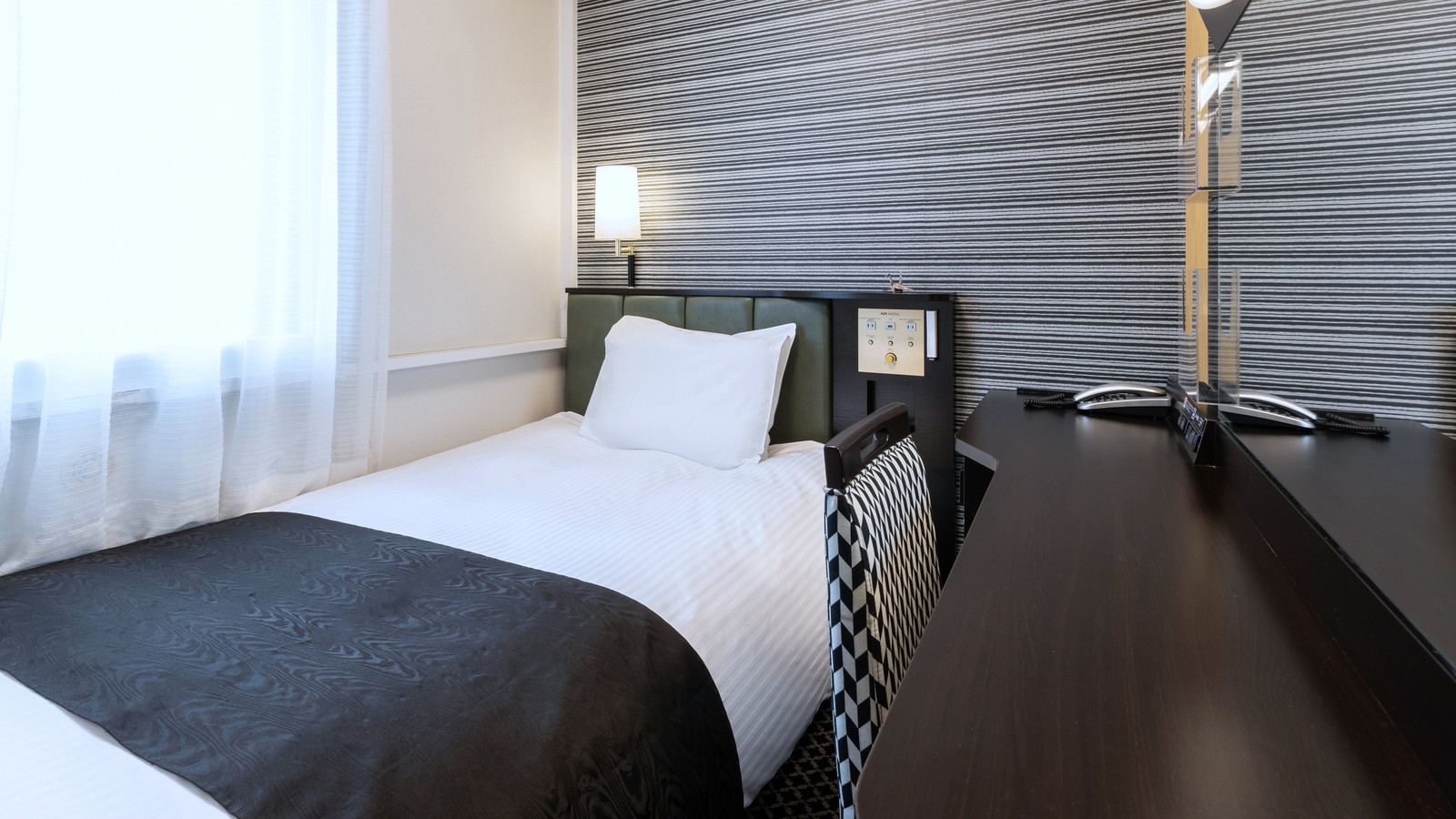 【素泊まり・連泊不可】室数限定お試しプラン【アパ社長カレープレゼント】