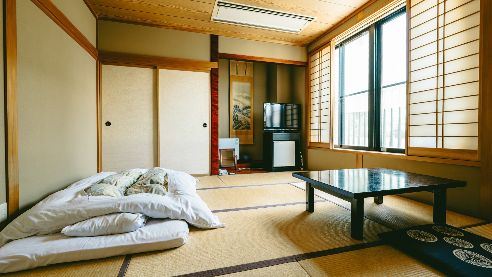 【◆喫煙◆　和室：１名〜４名】（８畳）・バストイレ付