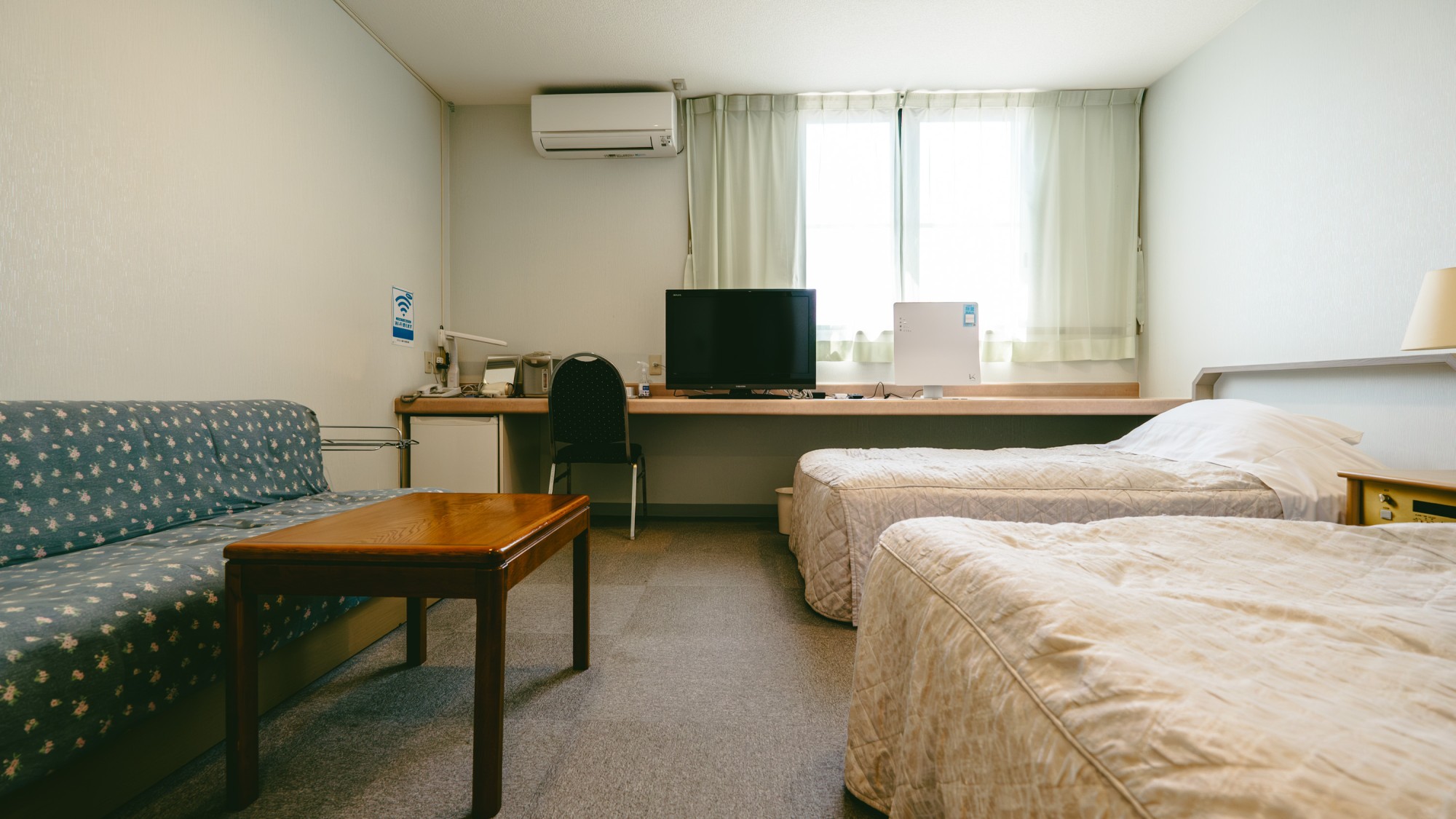 【　ツインルーム（最大３名まで）　】（約２０平米）・バストイレ付　※喫煙・禁煙タイプが御座います