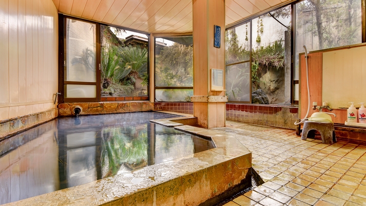 【定番】滞在中はいつでも入浴可能の名物「洞窟露天風呂」が自慢♪1泊2食付