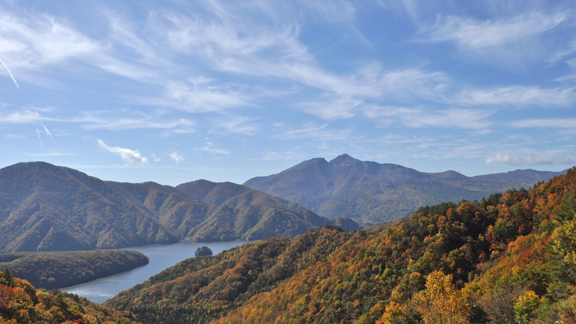 磐梯山と秋元湖