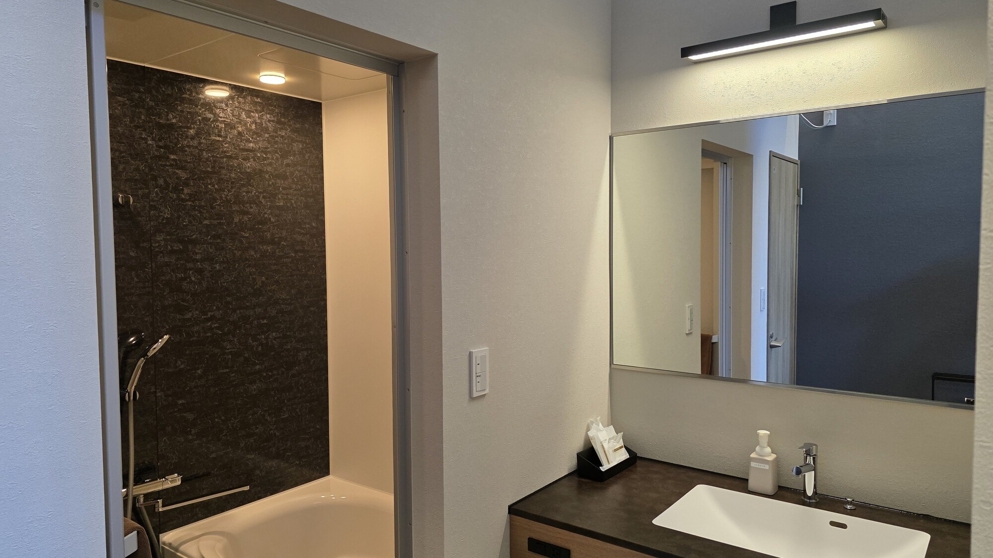 デラックスシングルルーム02