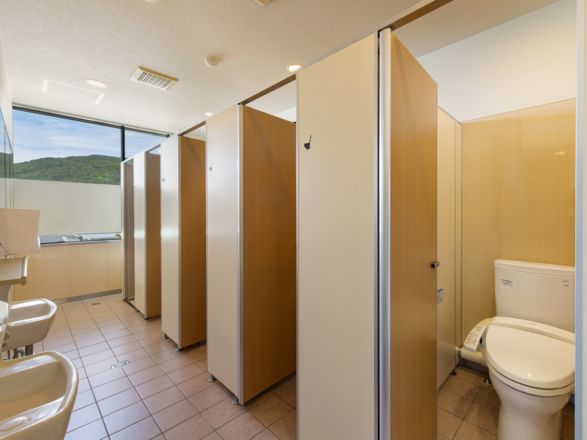 西館：共同トイレ