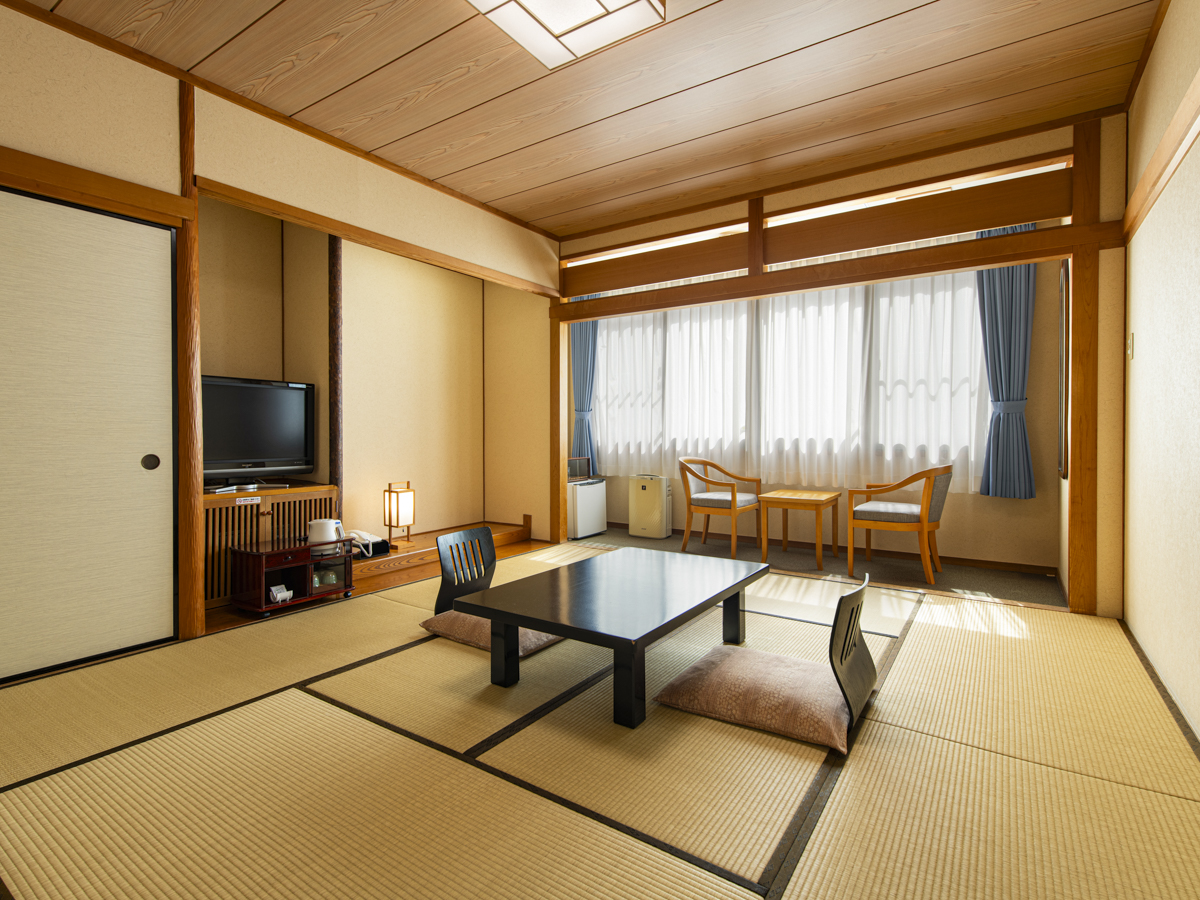 本館：和室(バス・トイレ付)