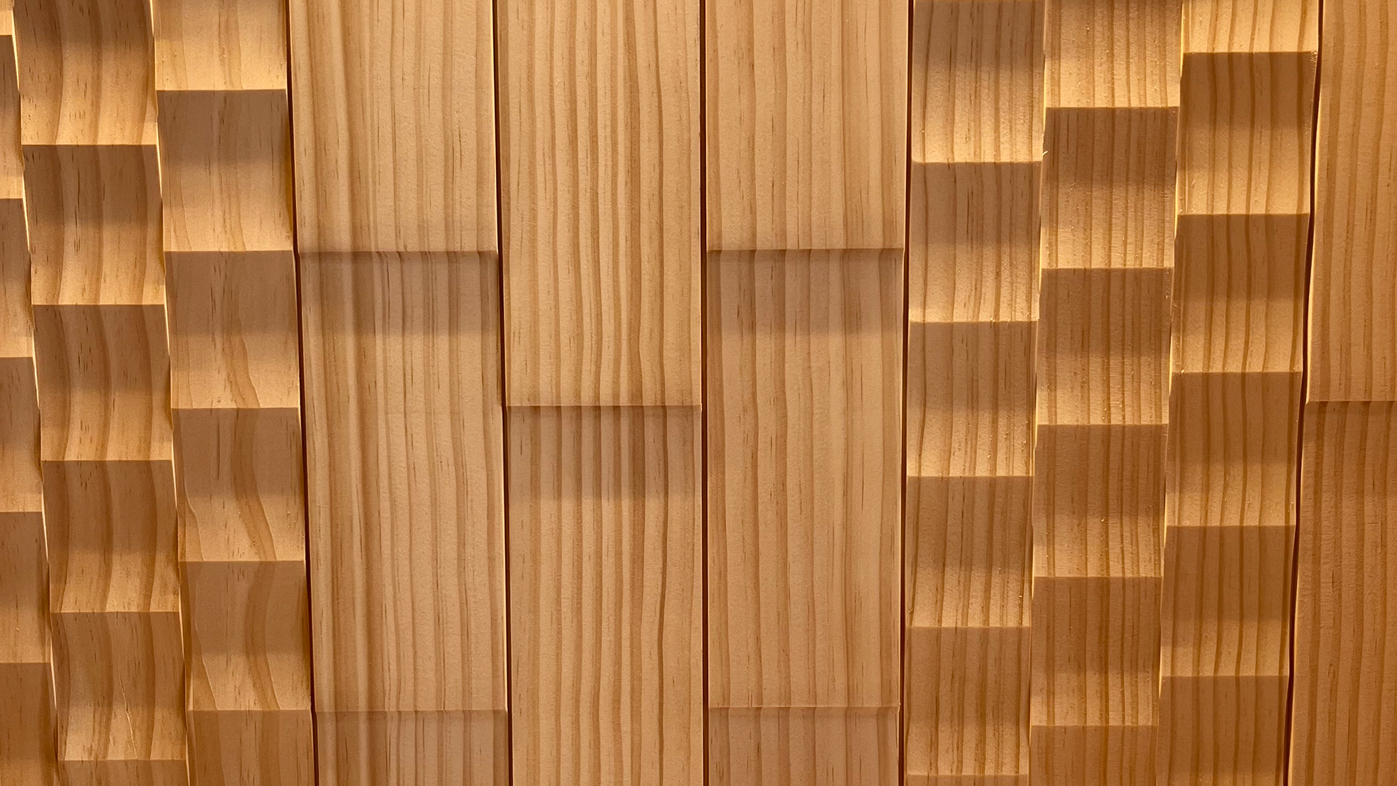 こだわりの木壁（1階リニューアル部分）