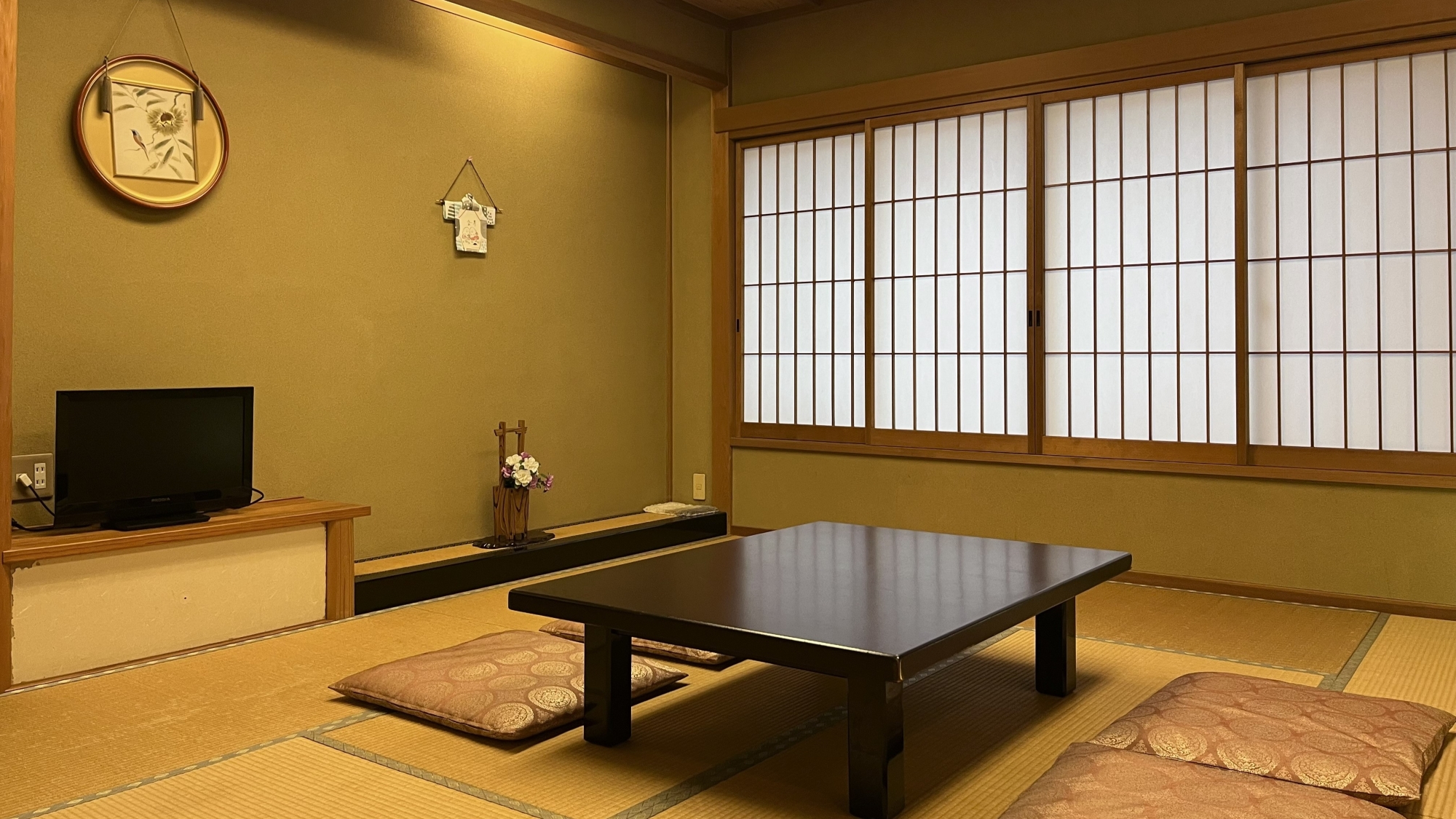 襖を開ければ、城崎の四季折々の景色がお出迎え♪