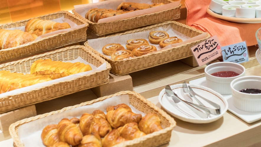 【朝食ブッフェ】朝食の定番であるパンもご用意してあります♪