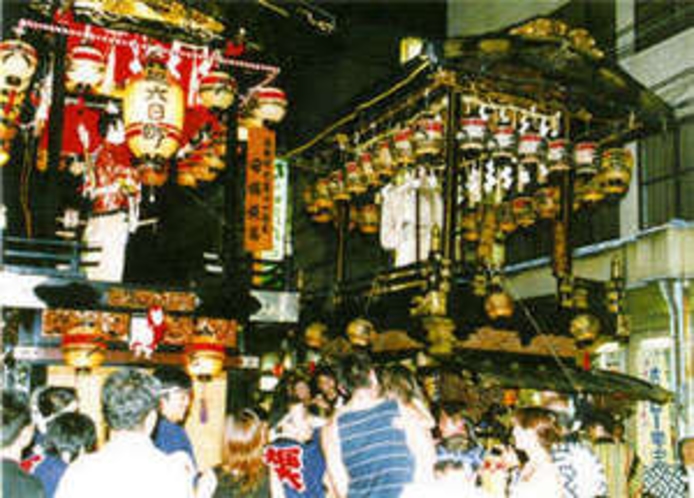 若一王子神社例祭　迫力の舞台曳き