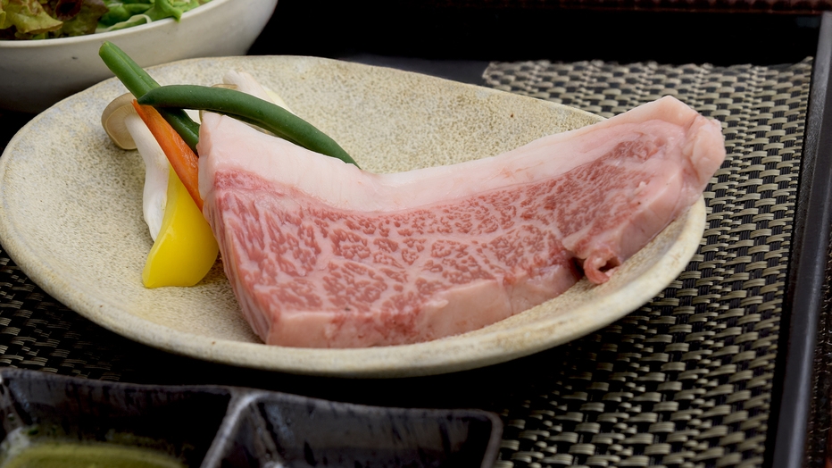 ■サーロインステーキ-2食付■まさに「牛肉の王道」赤身と脂身の黄金比が織りなす旨みを−−