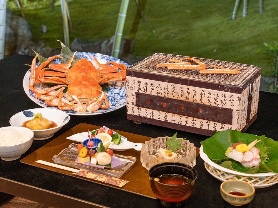 《人気NO.1蟹三昧プラン》〈蟹×蟹〉カニ好き集まれ！炭火焼きガニ＆カニ刺し＆カニ鍋　カニフルコース