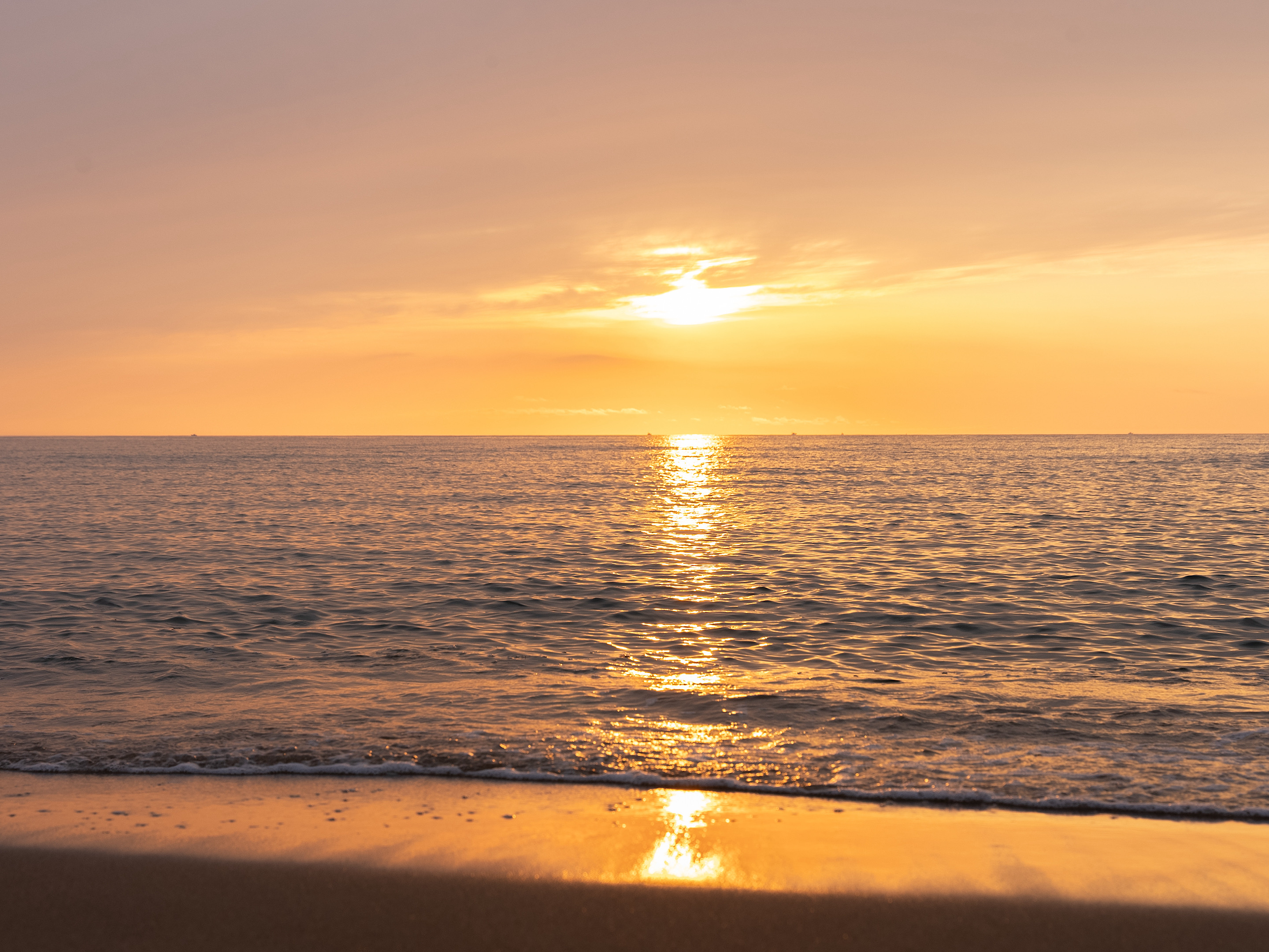 ［夕日ヶ浦海岸の夕日］