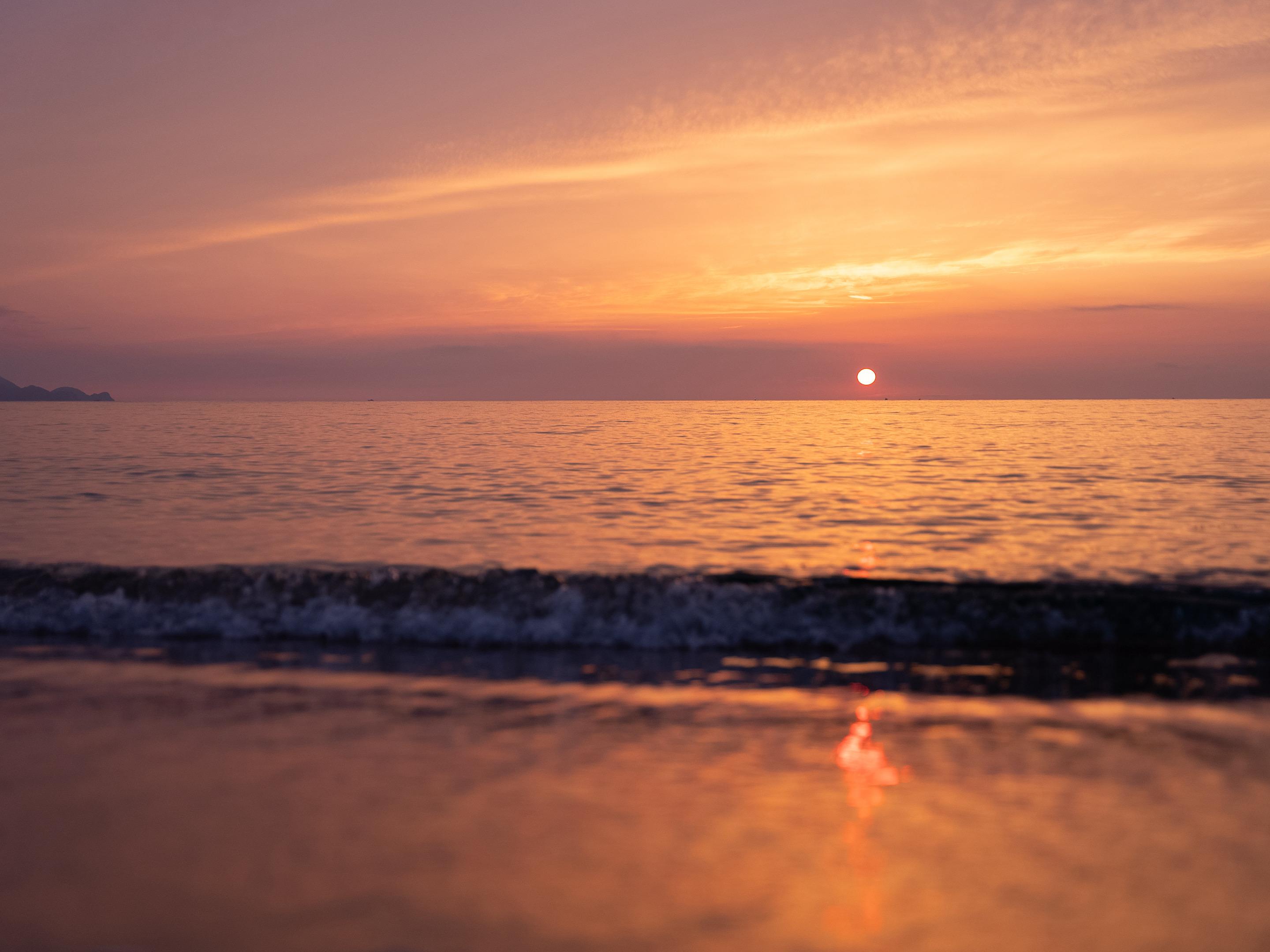 ［夕日ヶ浦海岸の夕日］