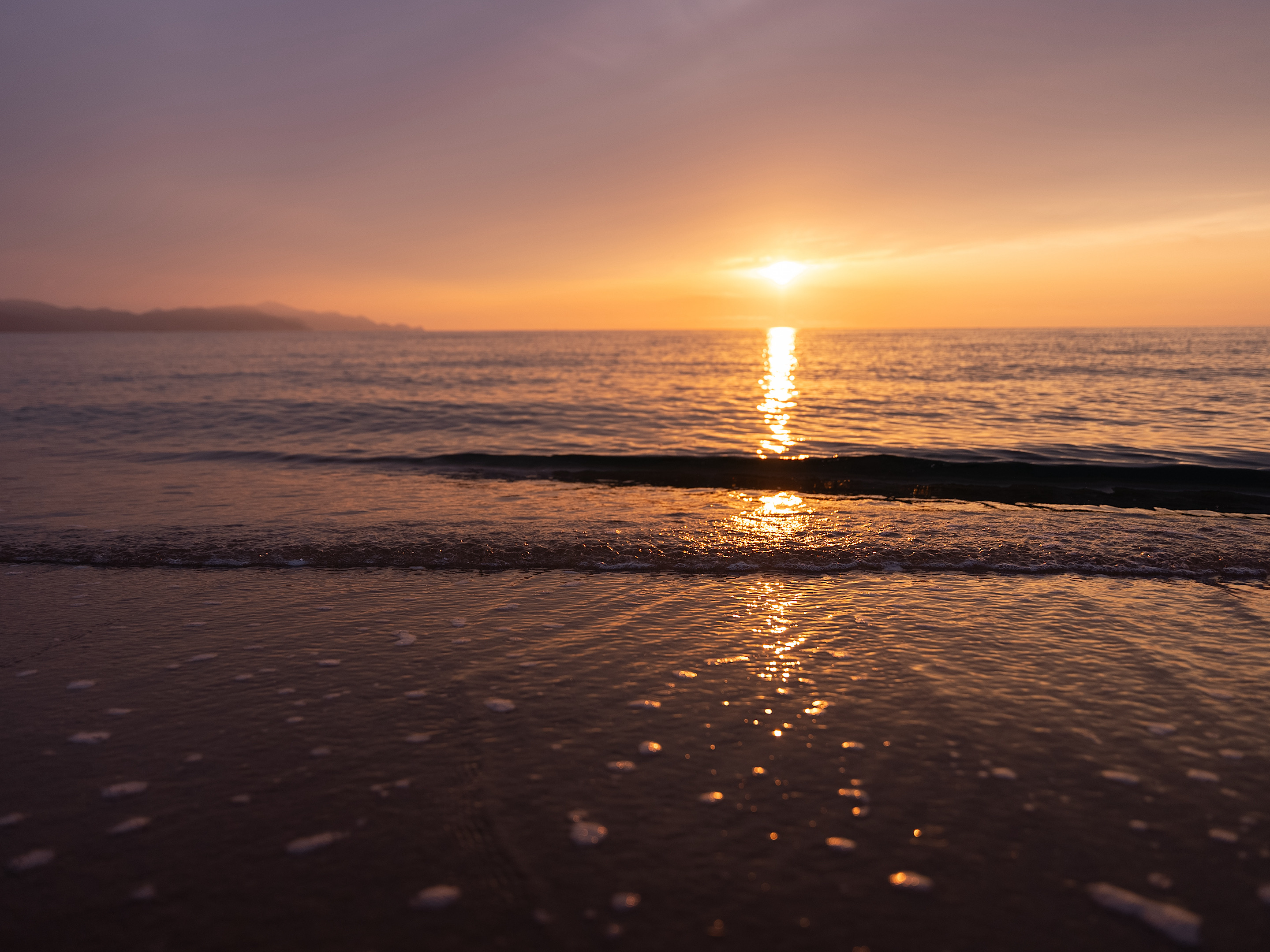 ［夕日ヶ浦海岸の夕日］