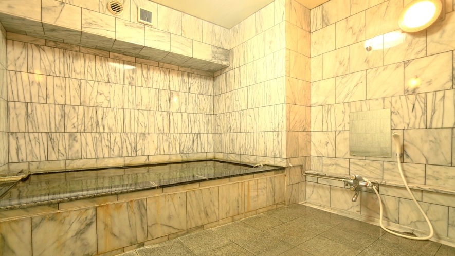 お風呂　総大理石の大浴場