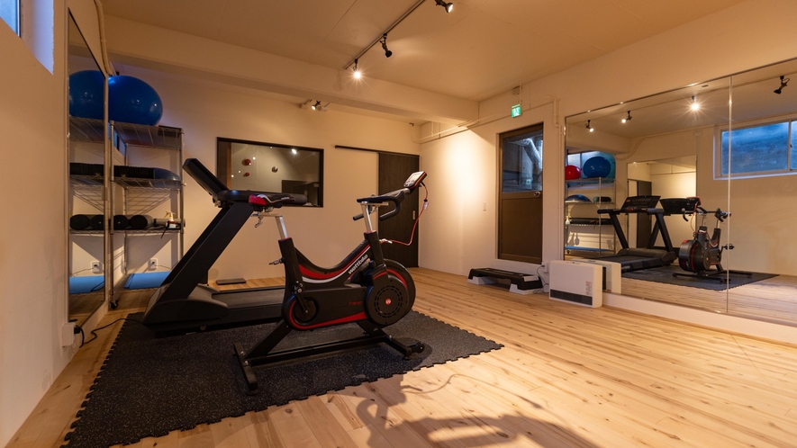 ・【Gym】エアロバイクもございます