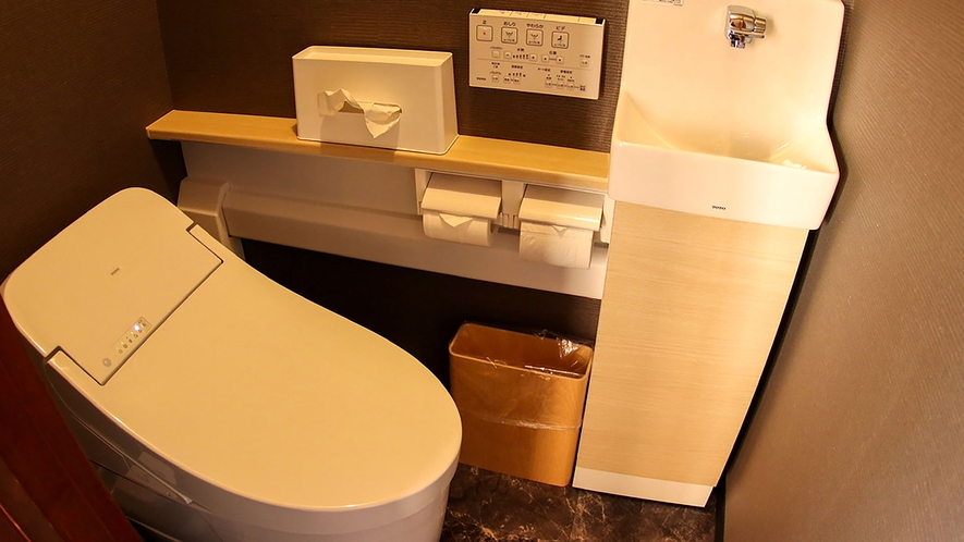 ・和室8.5畳（201-204）客室のトイレは温水洗浄便座完備