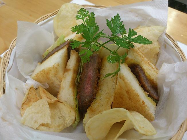 カフェステラの名物　飛騨牛カツサンド