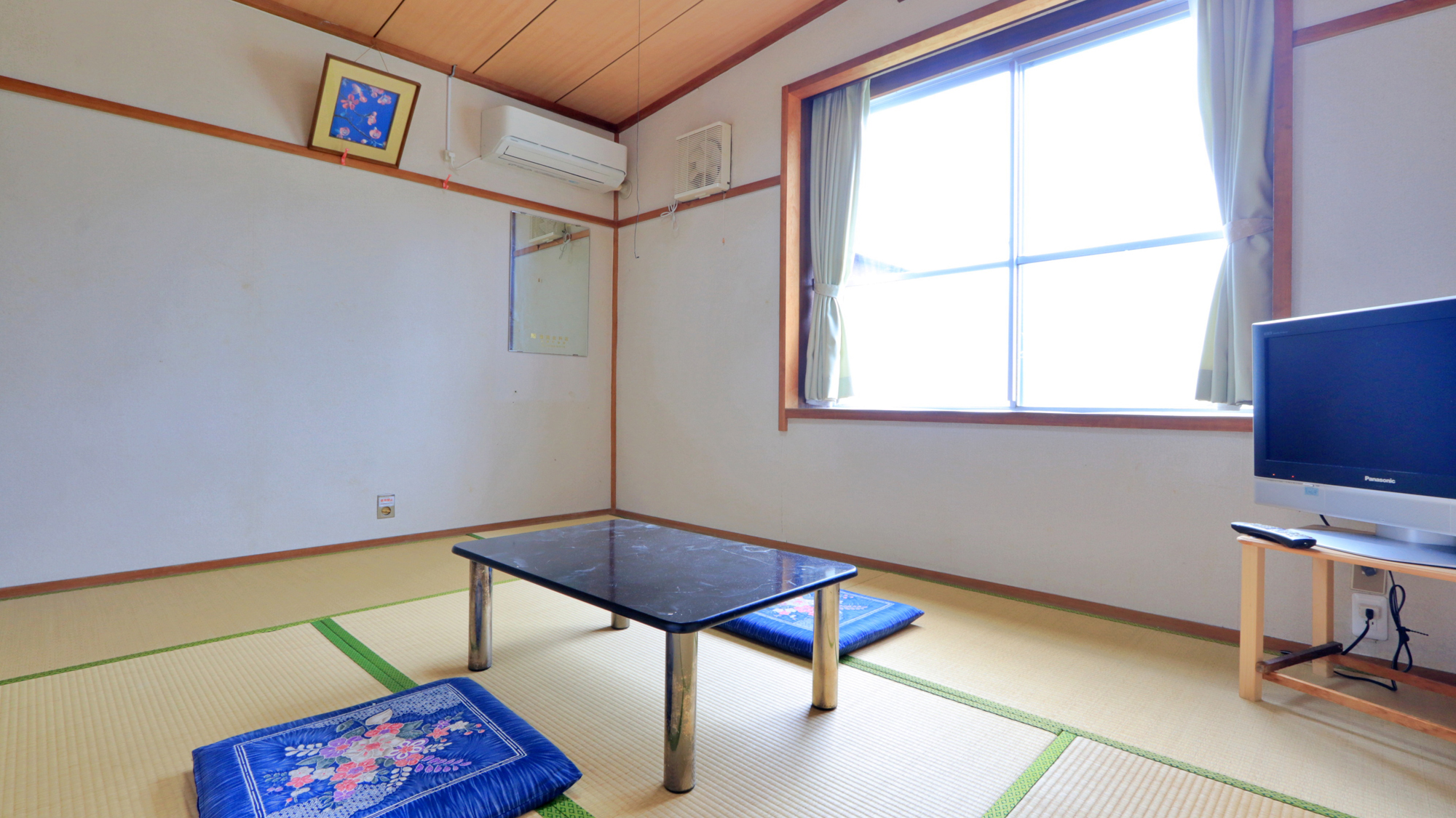 【客室（客室8畳）】自然の風景を楽しみながらお寛ぎください 