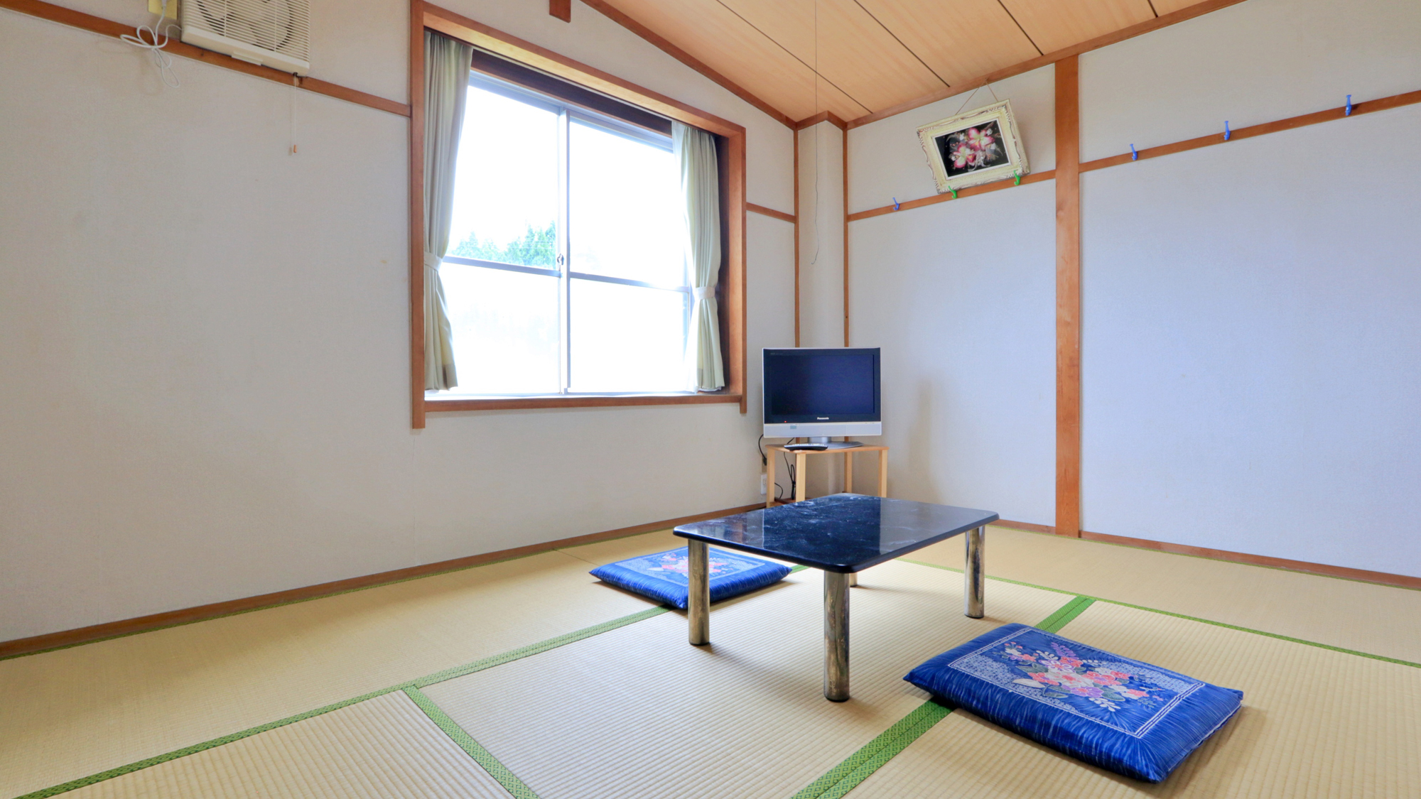 【客室（客室8畳）】自然の風景を楽しみながらお寛ぎください 