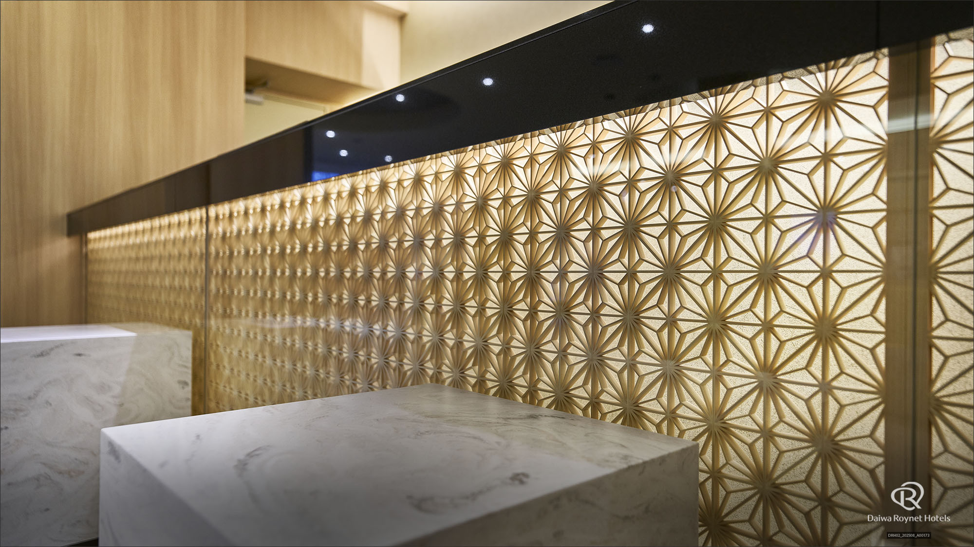 フロントカウンター（改装後）鹿沼組子