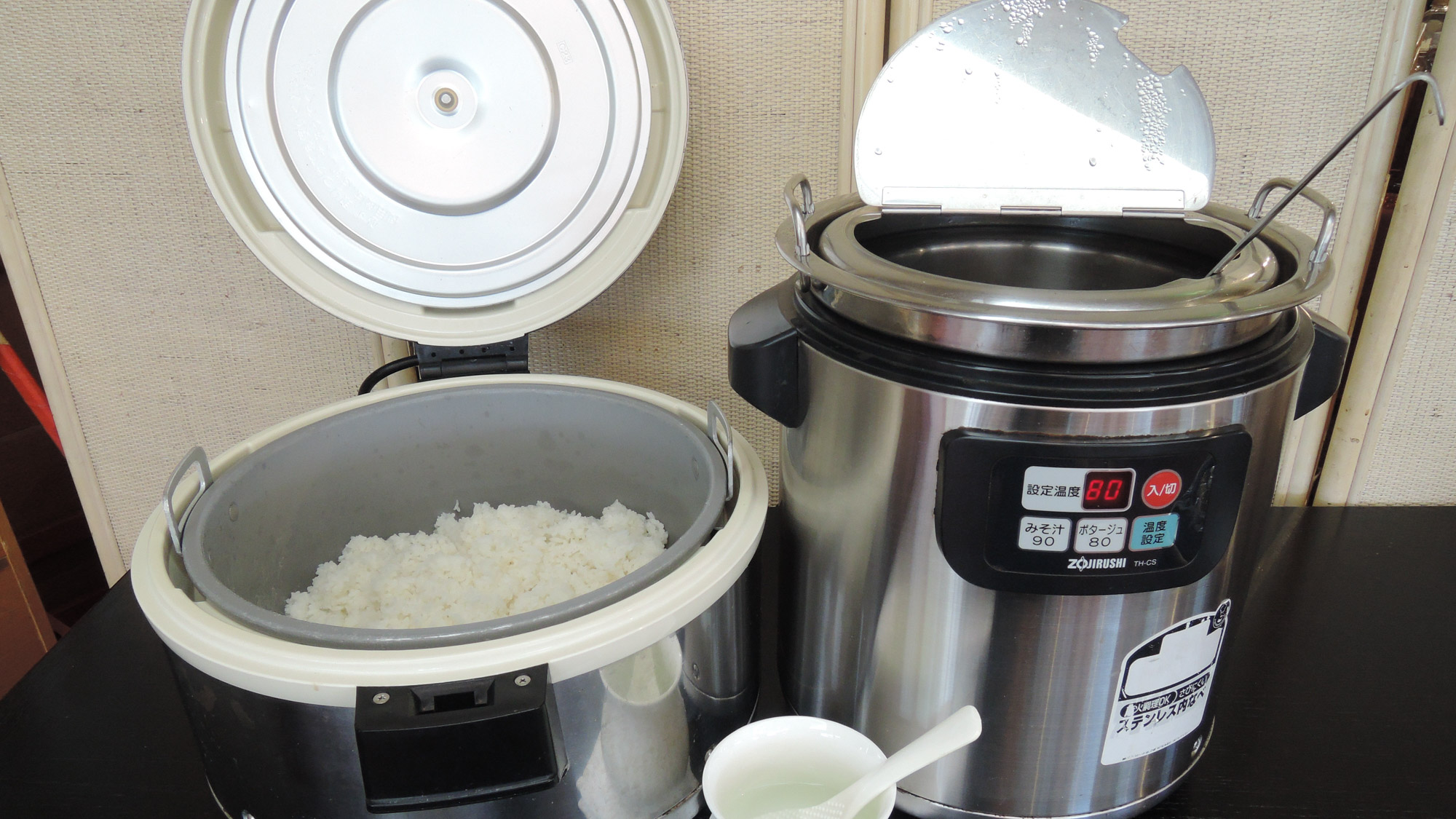 *【朝食一例】ご飯・お味噌汁はお代わり自由です！